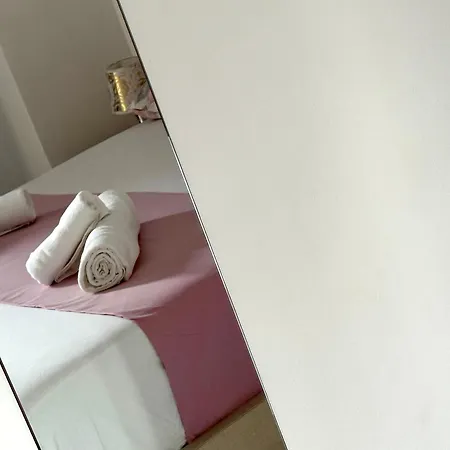Shell Golem 1 Guest house Golem (Tirana)