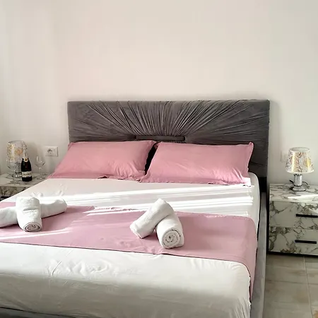 Guest house Shell Golem 1 *